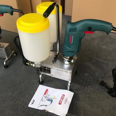 Machine d'étanchéité à haute pression pour la coulée et pour le remplissage de mousse de polyuréthane