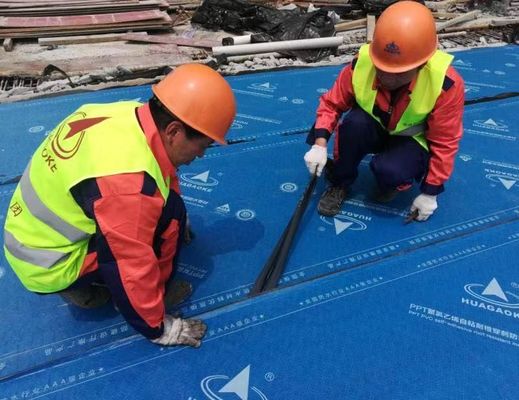 Membrane imperméable à l'eau en asphalte plastique élastomère modifié SBS/APP pour toit et tunnel
